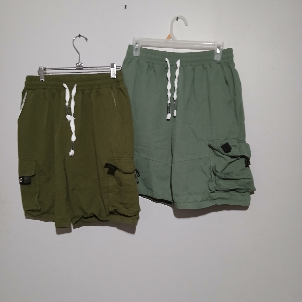 Men's Green Cargo Shorts. Buying 2 Pair NWOT. Size 30X8 - Picture 4 of 16